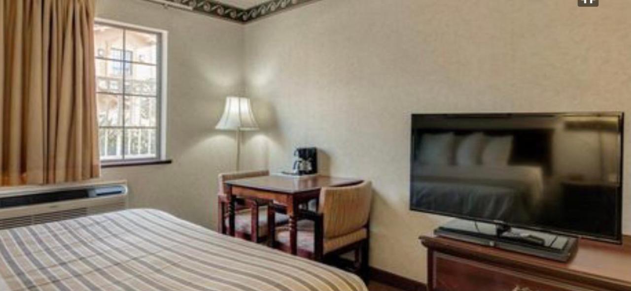 Econo & Hotel El Paso