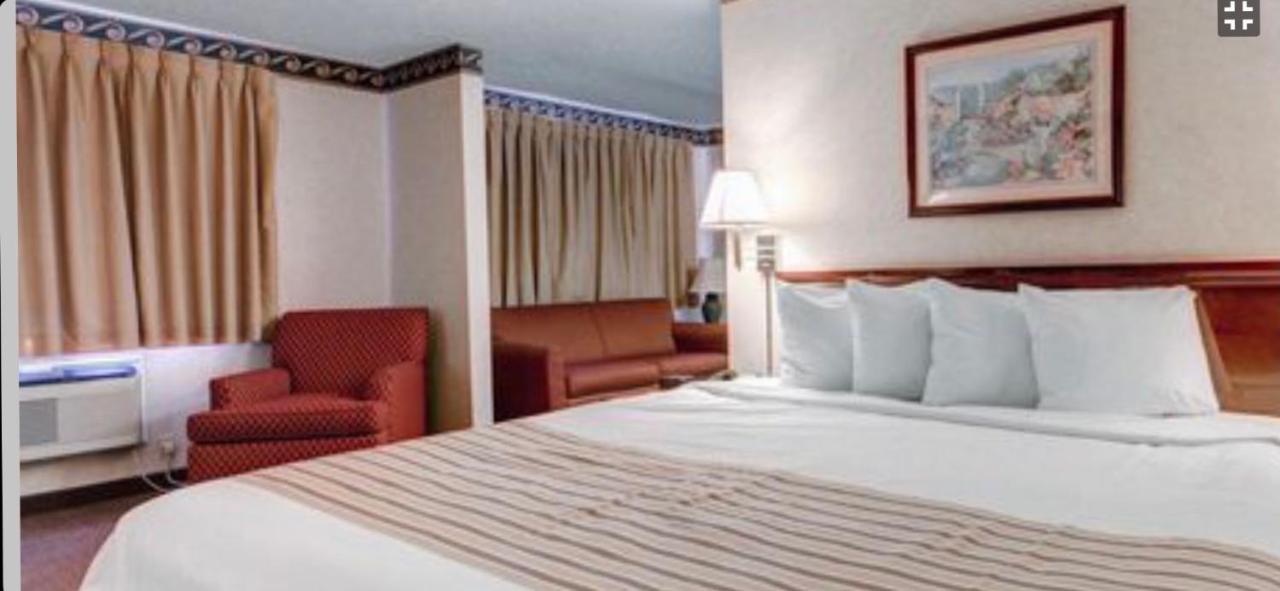 Econo & Hotel