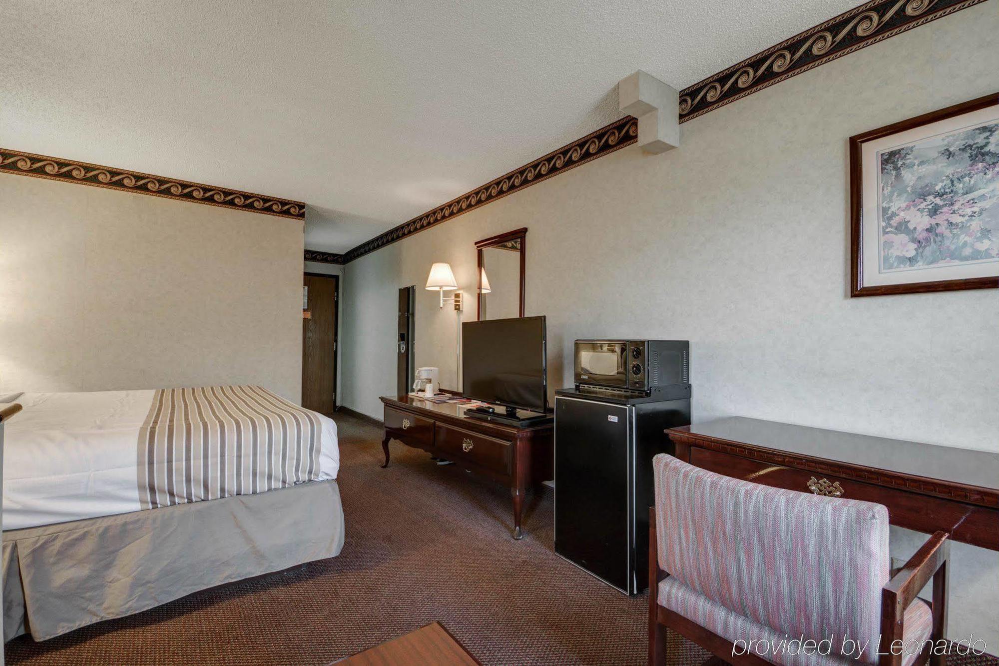 Hotel Econo &